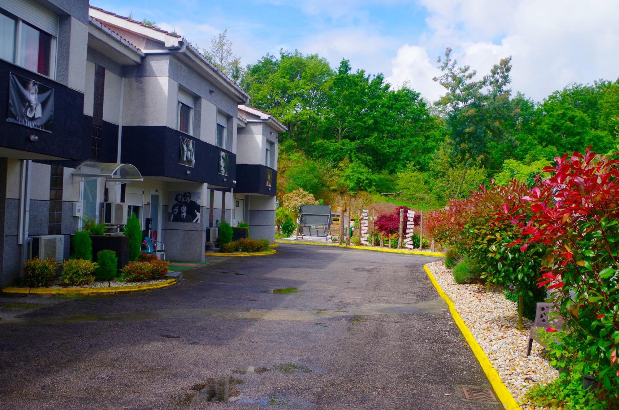 Hotel Apartamentos Rock Star Taboadela Ngoại thất bức ảnh