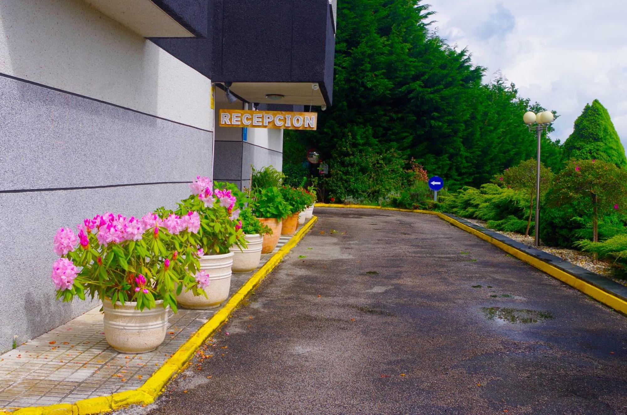Hotel Apartamentos Rock Star Taboadela Ngoại thất bức ảnh
