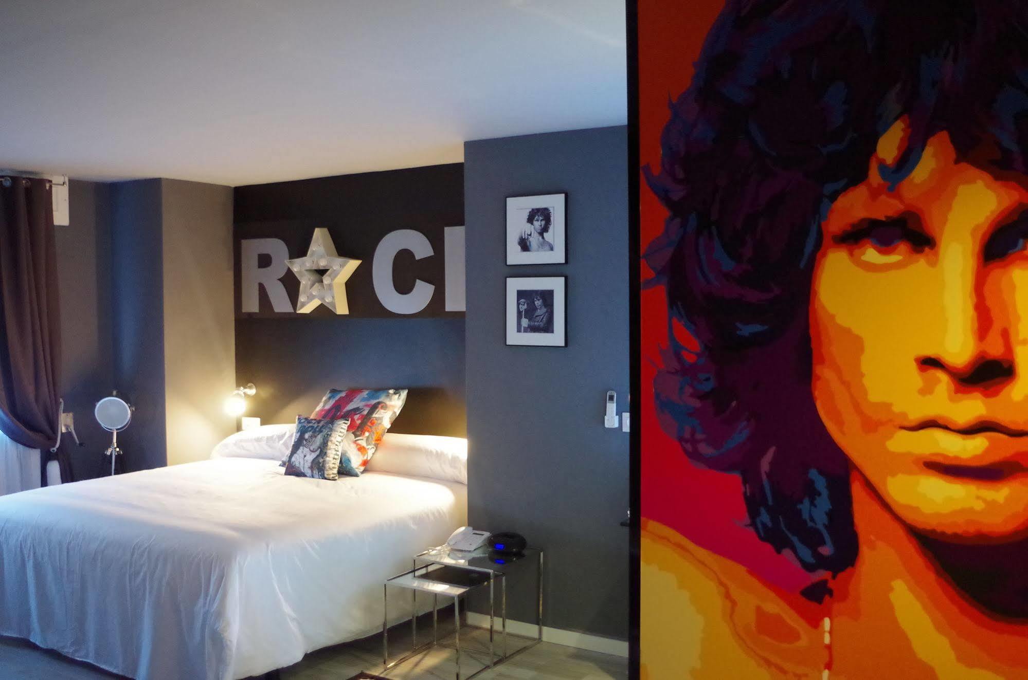 Hotel Apartamentos Rock Star Taboadela Ngoại thất bức ảnh